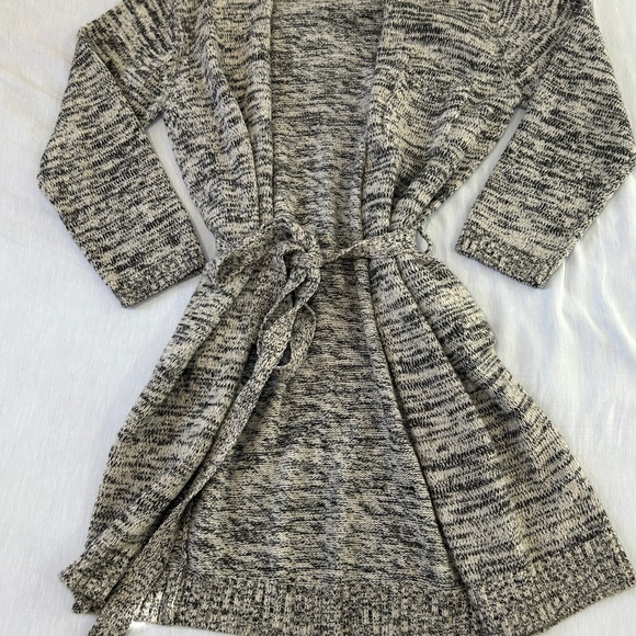 UNIF Wool Robe - Picture 4 of 4